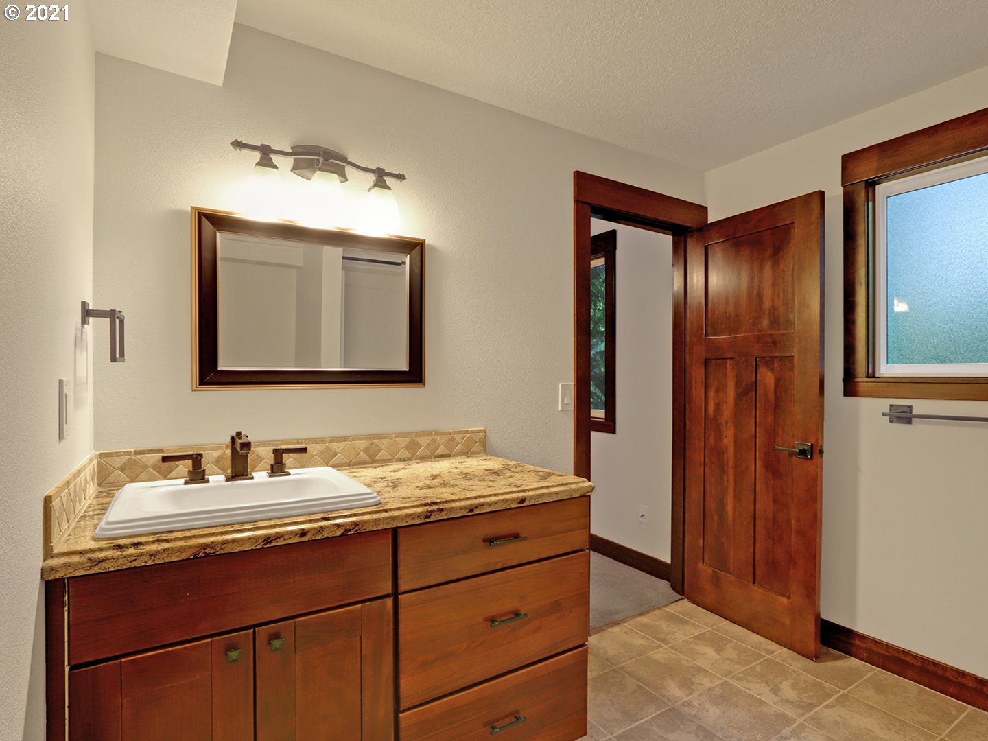 2011 Ridgewood Lane Lake Oswego, OR 97034 - Photo 20 of 29 Gallery Image 20