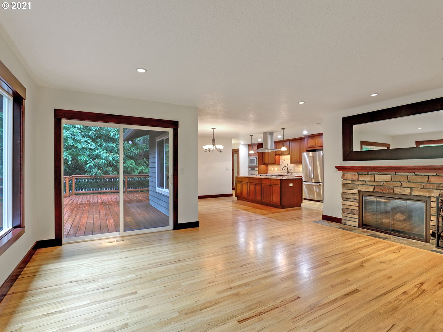 2011 Ridgewood Lane Lake Oswego, OR 97034 - Photo 3 of 29 Gallery Image 3