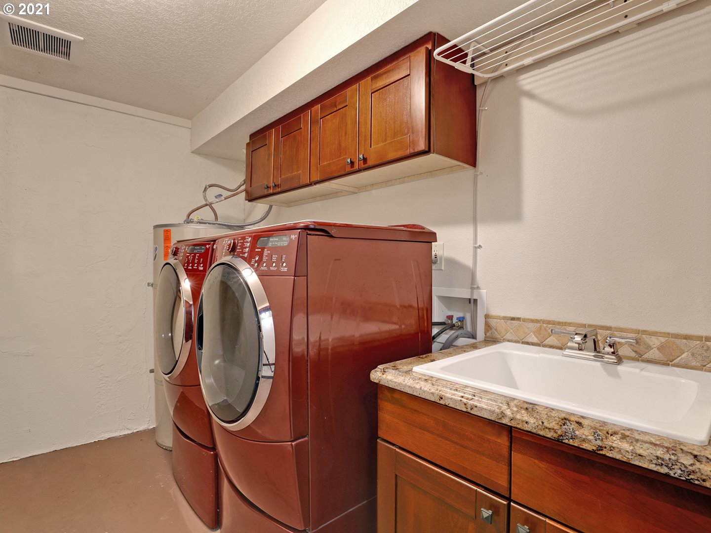 2011 Ridgewood Lane Lake Oswego, OR 97034 - Photo 23 of 29 Gallery Image 23