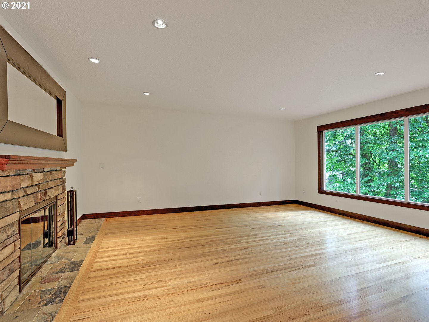 2011 Ridgewood Lane Lake Oswego, OR 97034 - Photo 4 of 29 Gallery Image 4