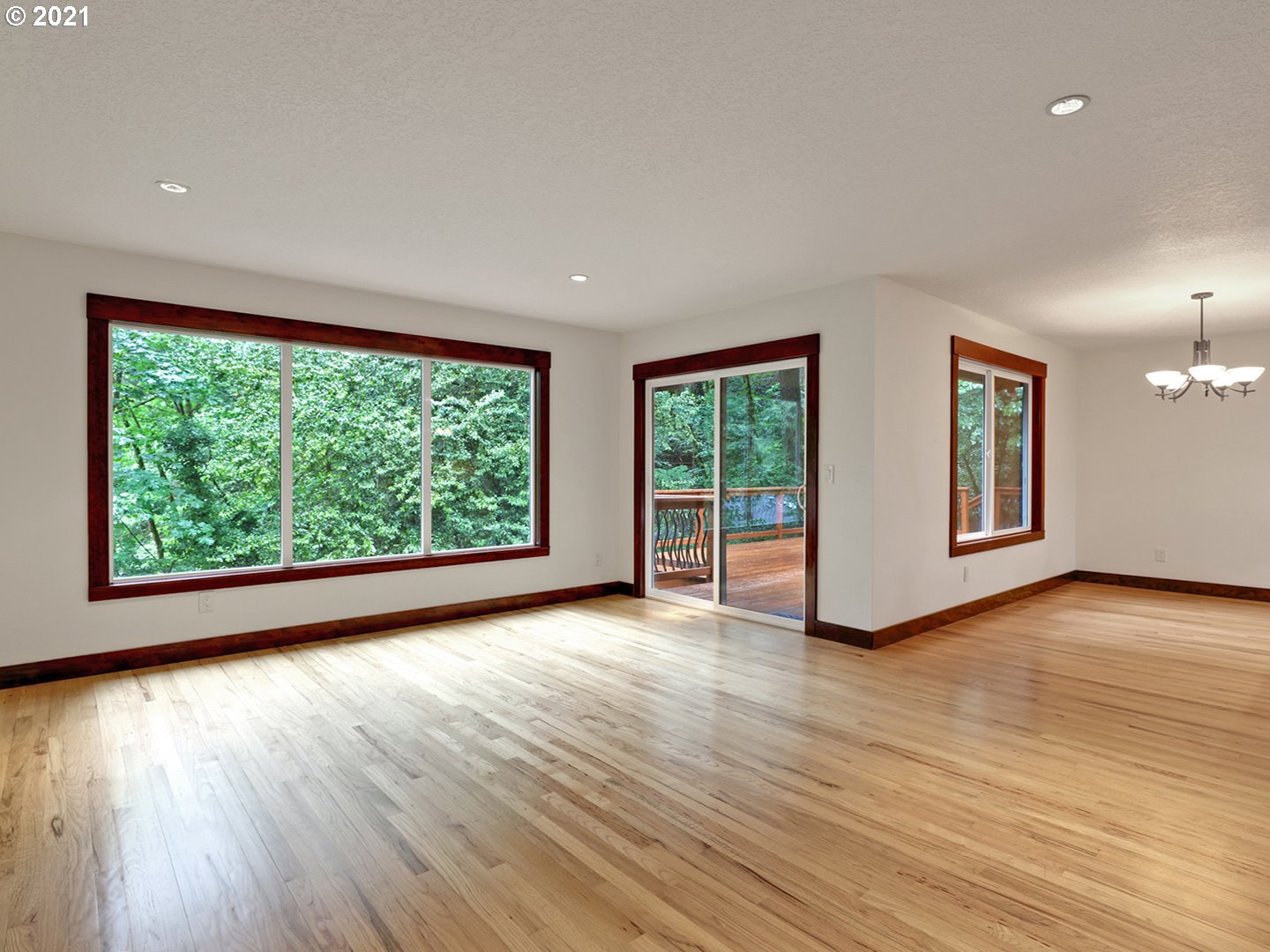 2011 Ridgewood Lane Lake Oswego, OR 97034 - Photo 8 of 29 Gallery Image 8