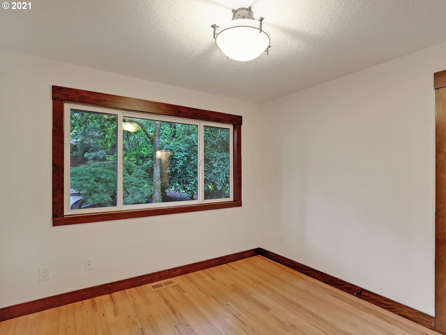 2011 Ridgewood Lane Lake Oswego, OR 97034 - Photo 9 of 29 Gallery Image 9