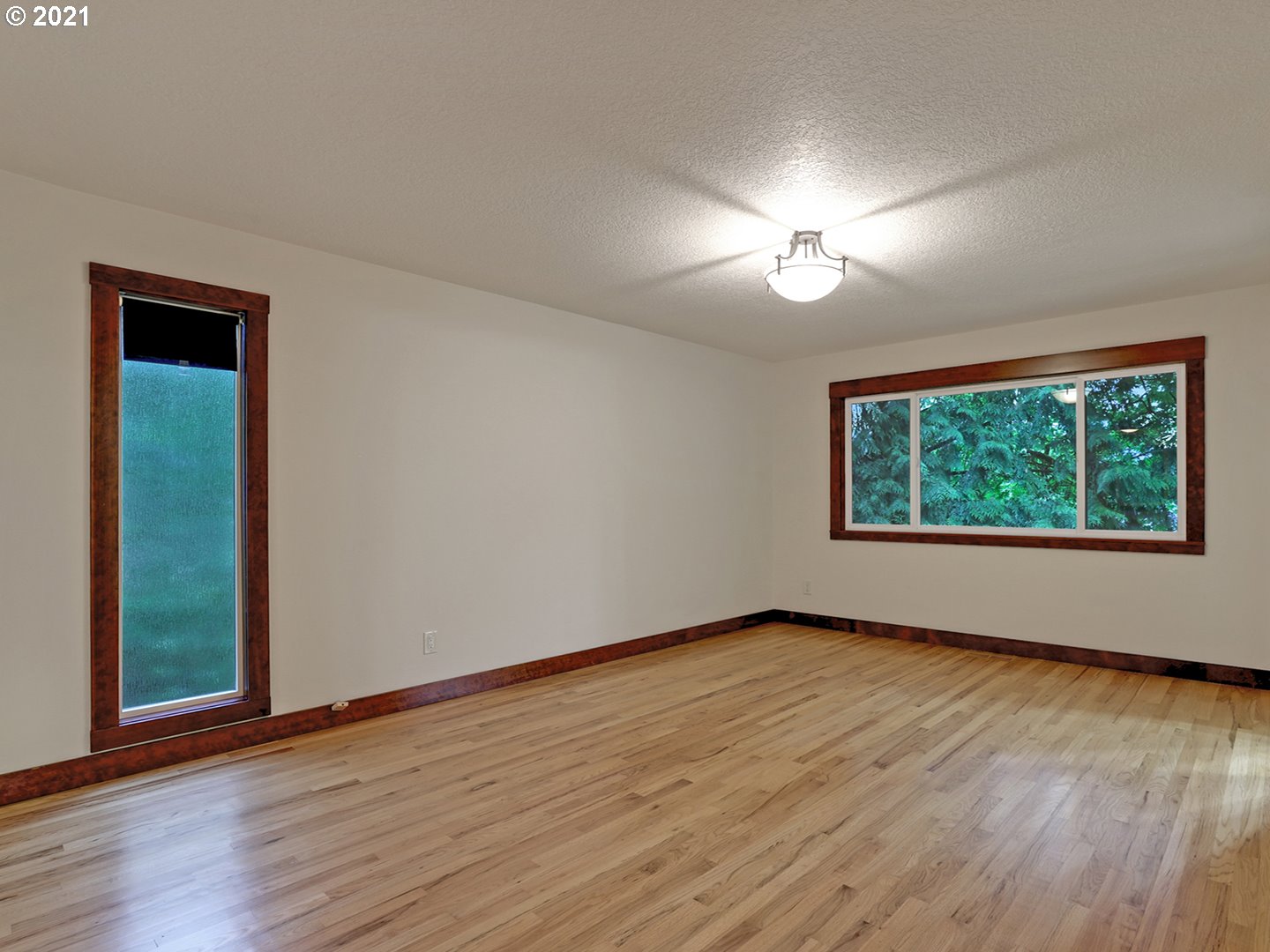 2011 Ridgewood Lane Lake Oswego, OR 97034 - Photo 10 of 29 Gallery Image 10