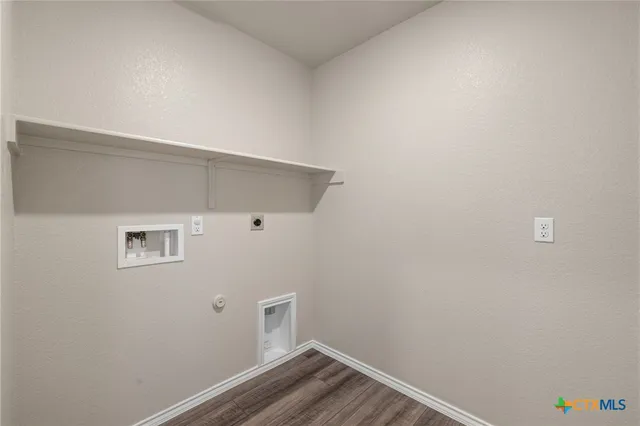 a view of utility room