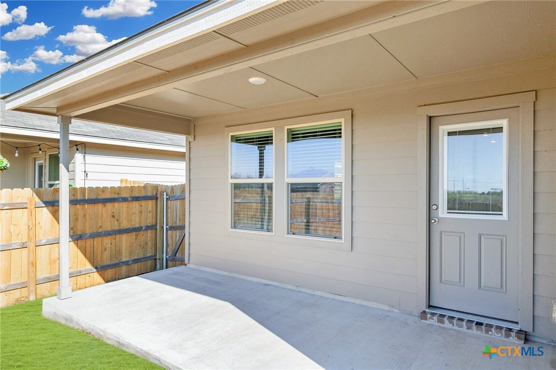 922 Stone Vly Road Temple, TX 76502 - Photo 23 of 32 a bedroom with a bed and a window