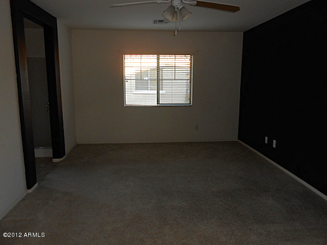 3855 East Trigger Way Gilbert, AZ 85297 - Photo 3 of 28 023-317924 - Master Bedroom