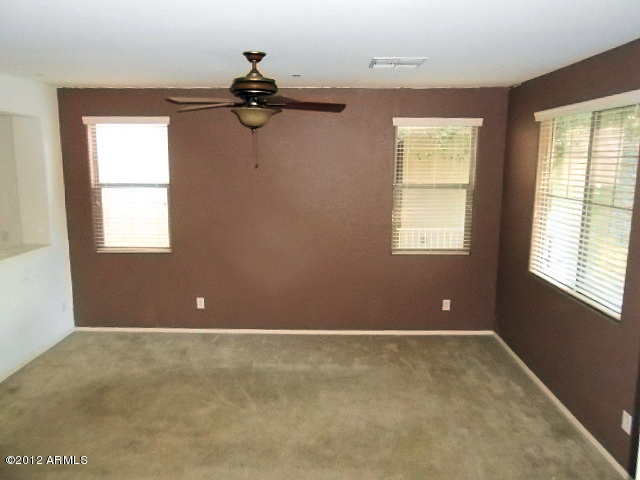 3855 East Trigger Way Gilbert, AZ 85297 - Photo 8 of 28 023-317924 - Living Room