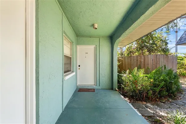 $1,300 | 555 62nd Street South, Unit 102, St. Petersburg, FL 33707