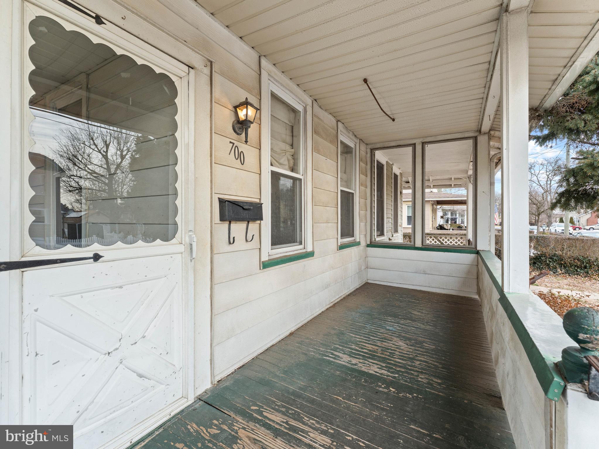 700 Chestnut Street Delanco, NJ 08075 - Photo 3 of 31 a view of an entryway of the house