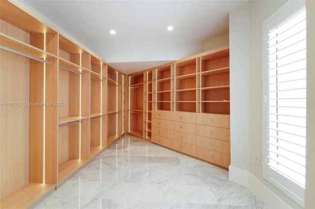 a view of walk in closet