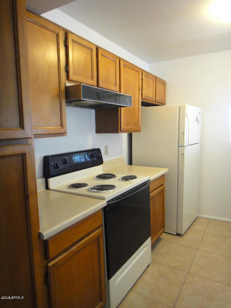 623 West Guadalupe Road, Unit 237 Mesa, AZ 85210 - Photo 6 of 20 237 kitchen 1