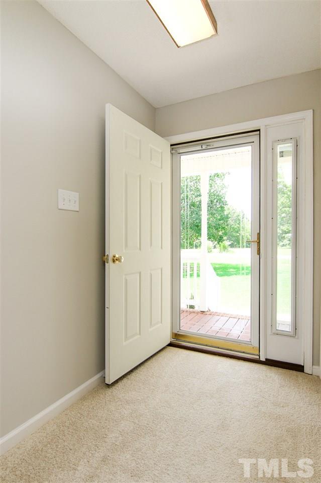 100 Rope Swing Circle Benson, NC 27504 - Photo 5 of 25 Gallery Image 5