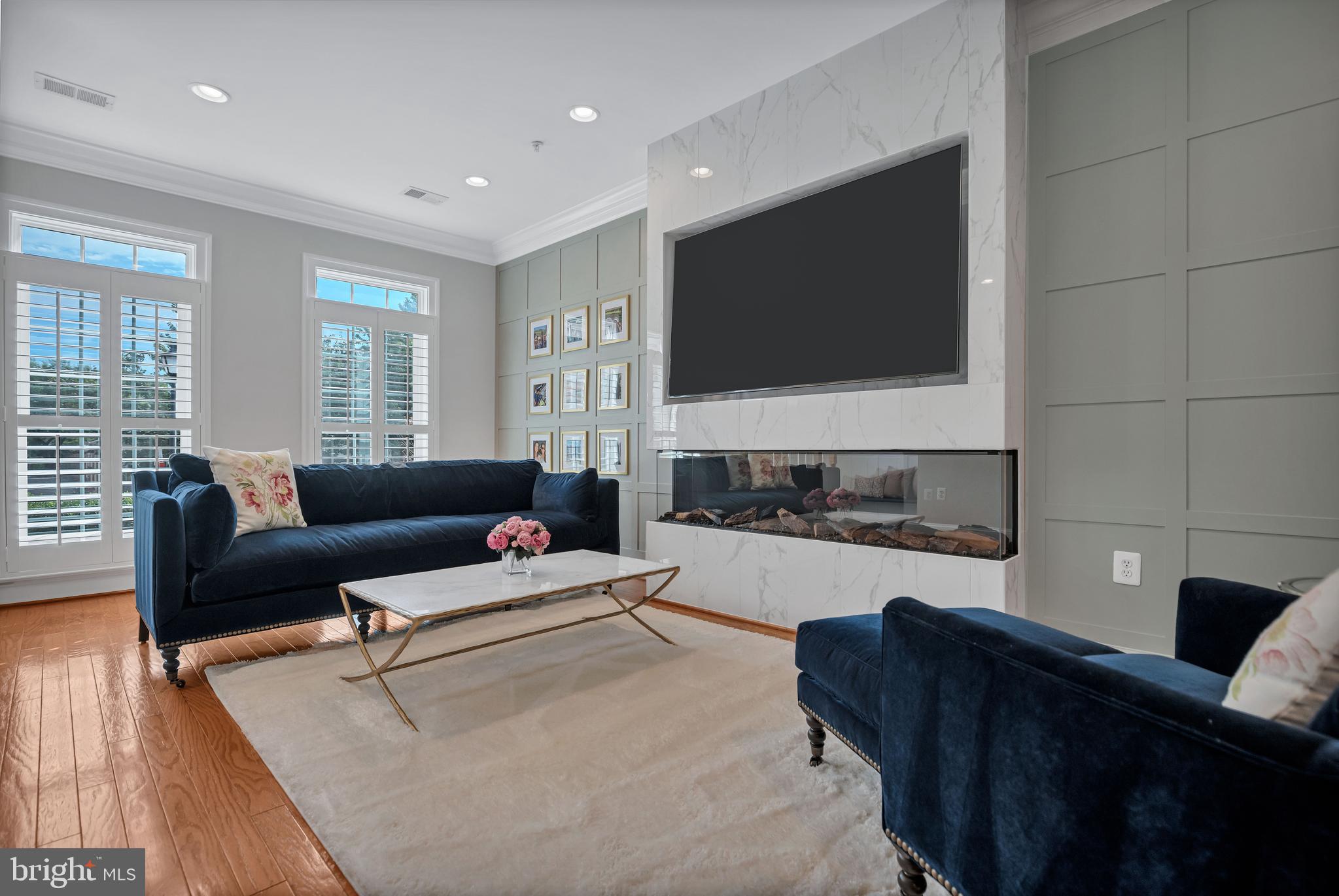 1511 Portner Road Alexandria, VA 22314 - Photo 6 of 67 Striking Contempory Porcelain Focal Wall 2024
