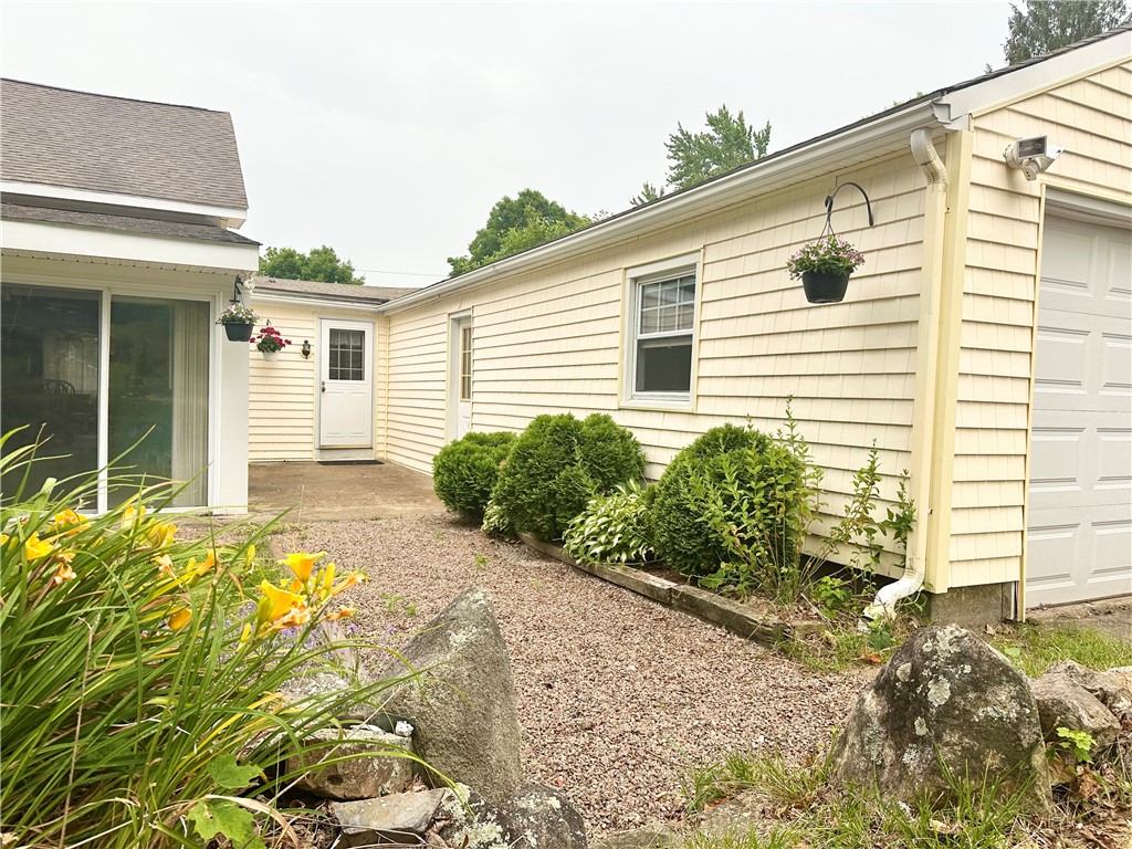 245 South Main Street Coventry, RI 02816 - Photo 4 of 31 Gallery Image 4