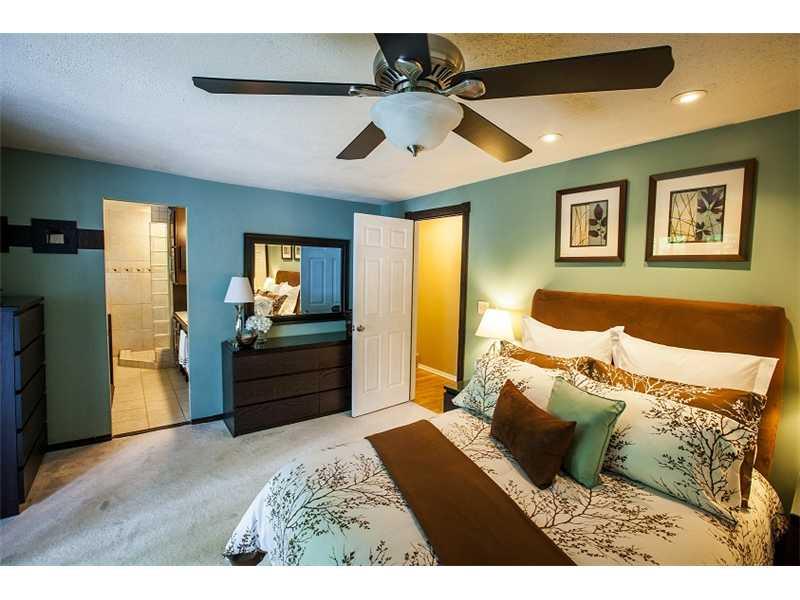 8068 Hawthorne Road Indianapolis, IN 46256 - Photo 12 of 24 Gallery Image 12