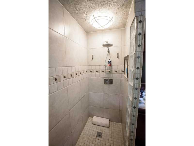 8068 Hawthorne Road Indianapolis, IN 46256 - Photo 17 of 24 Gallery Image 17