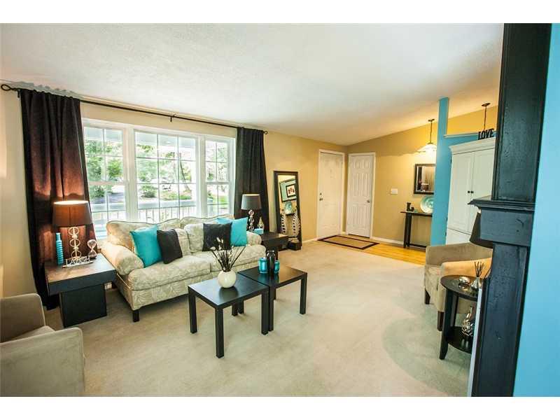 8068 Hawthorne Road Indianapolis, IN 46256 - Photo 6 of 24 Gallery Image 6