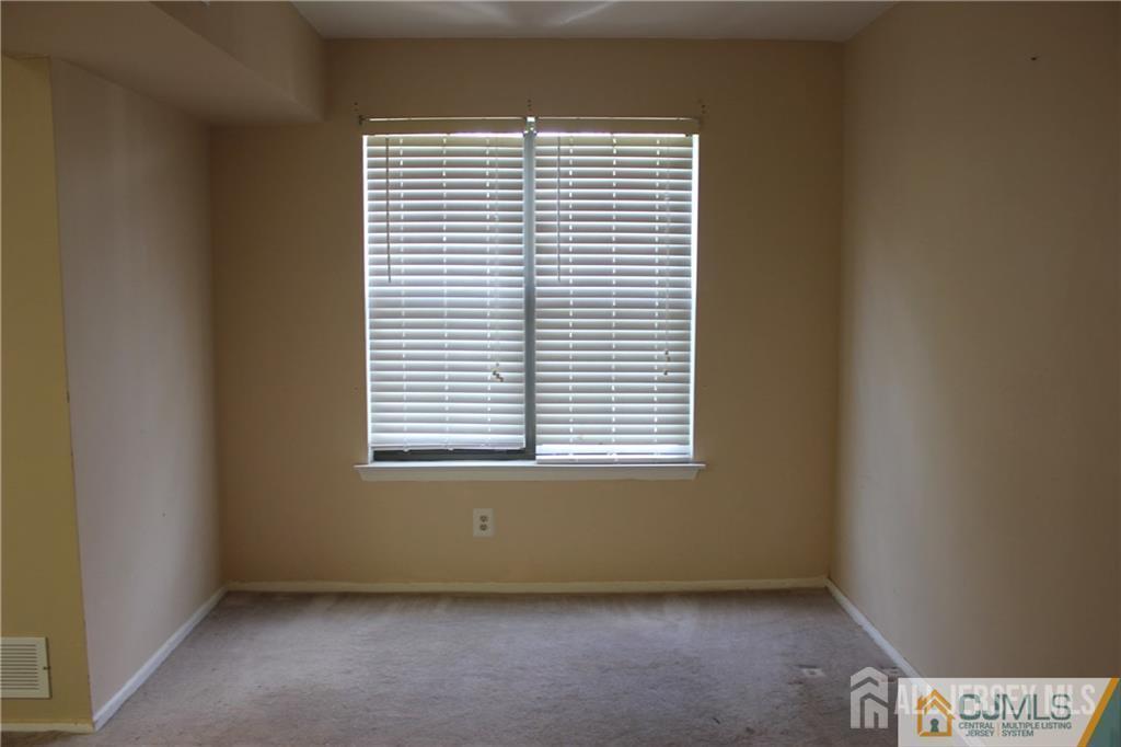 82 Keystone Court Edison, NJ 08817 - Photo 13 of 21