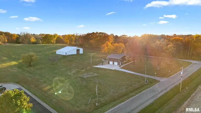 $565,000 | 15945 Gresham Road, Mackinaw, IL 61755