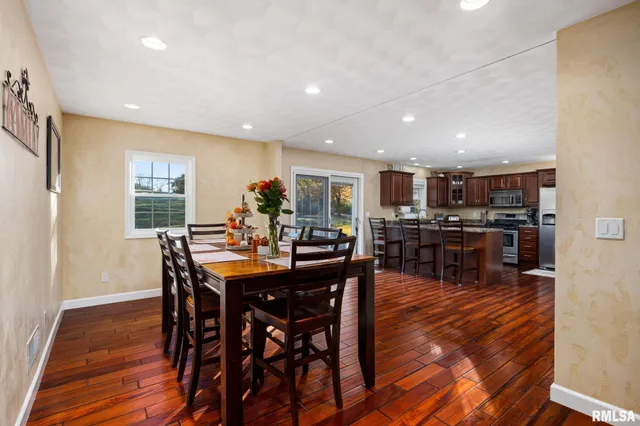 $565,000 | 15945 Gresham Road, Mackinaw, IL 61755