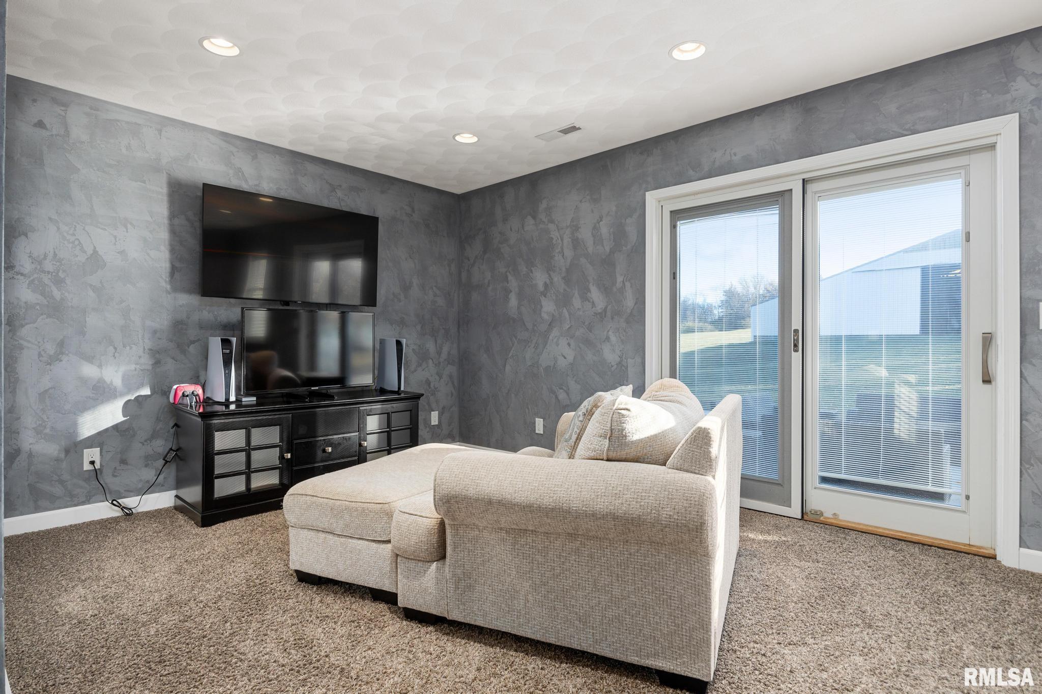 15945 Gresham Road Mackinaw, IL 61755 - Photo 18 of 54