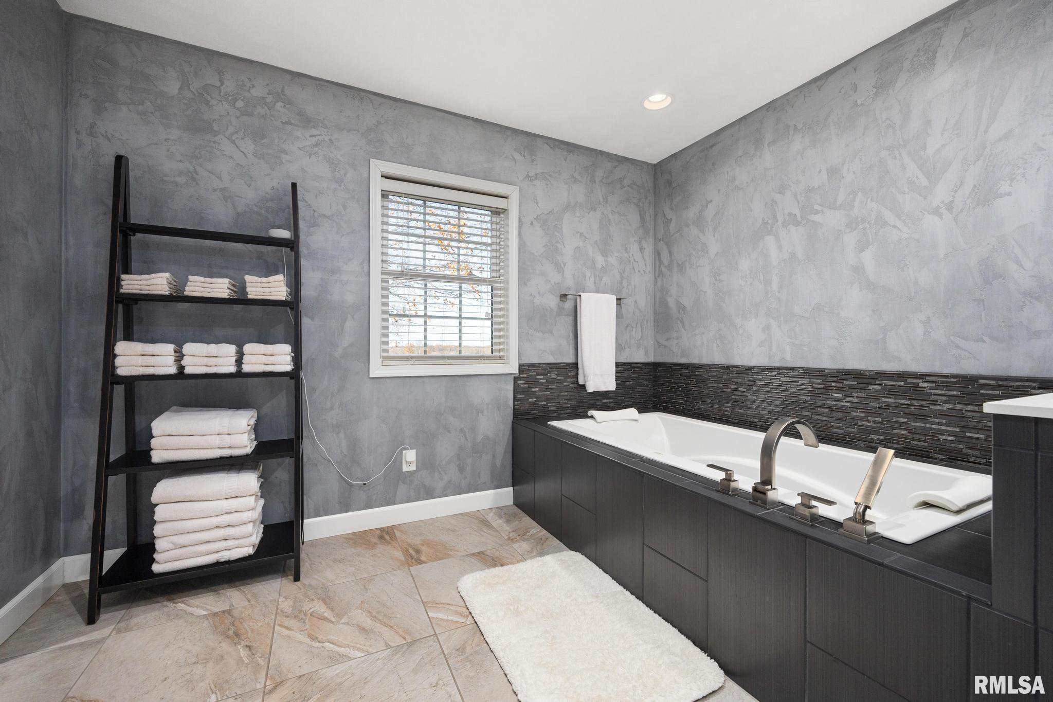 15945 Gresham Road Mackinaw, IL 61755 - Photo 21 of 54