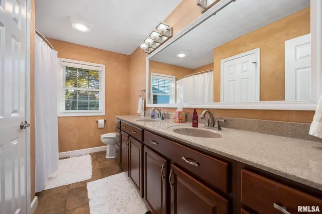 $565,000 | 15945 Gresham Road, Mackinaw, IL 61755