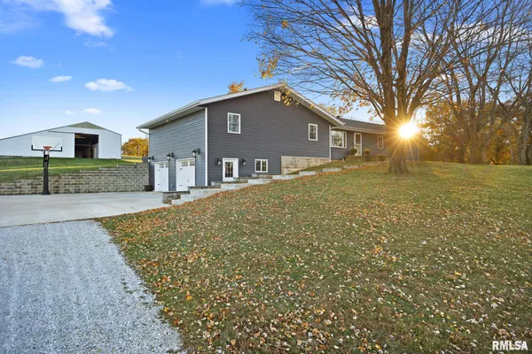 $549,900 | 15945 Gresham Road, Mackinaw, IL 61755