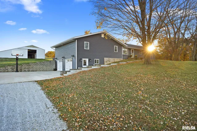 $565,000 | 15945 Gresham Road, Mackinaw, IL 61755