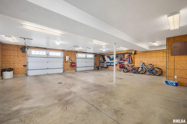 $565,000 | 15945 Gresham Road, Mackinaw, IL 61755