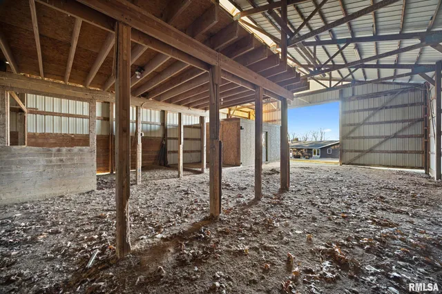 $565,000 | 15945 Gresham Road, Mackinaw, IL 61755