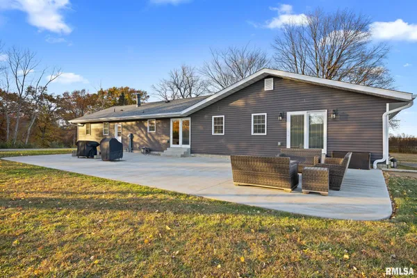$549,900 | 15945 Gresham Road, Mackinaw, IL 61755