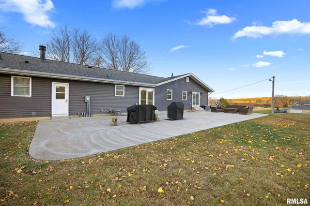 $565,000 | 15945 Gresham Road, Mackinaw, IL 61755