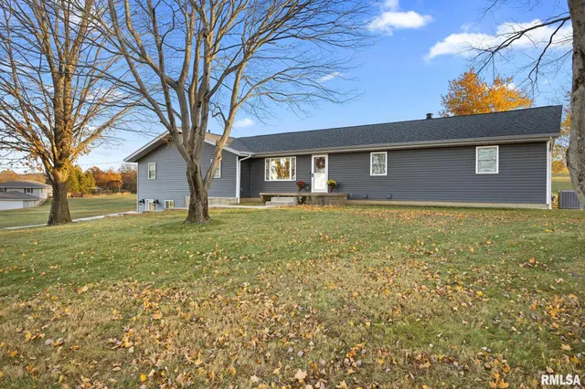 $565,000 | 15945 Gresham Road, Mackinaw, IL 61755