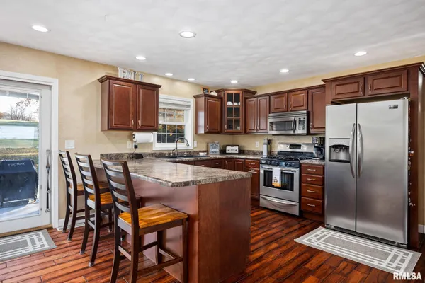 $549,900 | 15945 Gresham Road, Mackinaw, IL 61755