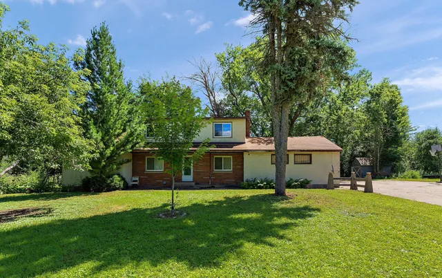 $450,000 | 2300 Pagel Road, Mendota Heights, MN 55120