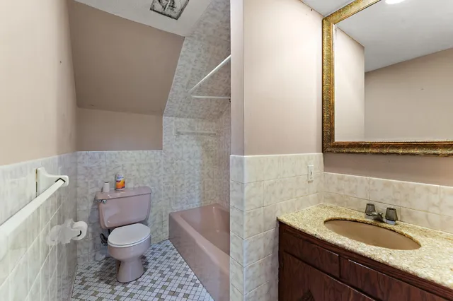 $450,000 | 2300 Pagel Road, Mendota Heights, MN 55120