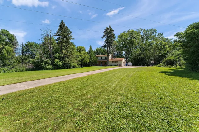 $450,000 | 2300 Pagel Road, Mendota Heights, MN 55120