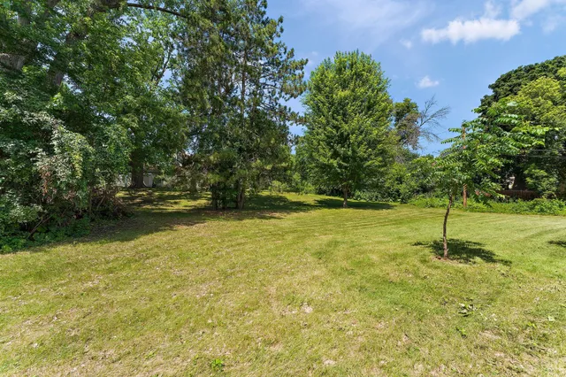 $450,000 | 2300 Pagel Road, Mendota Heights, MN 55120