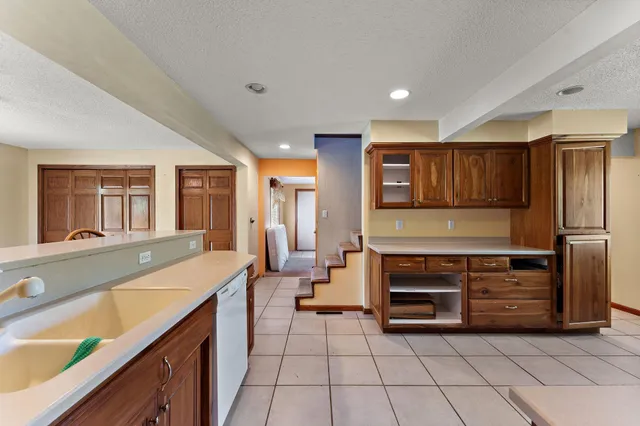 $450,000 | 2300 Pagel Road, Mendota Heights, MN 55120