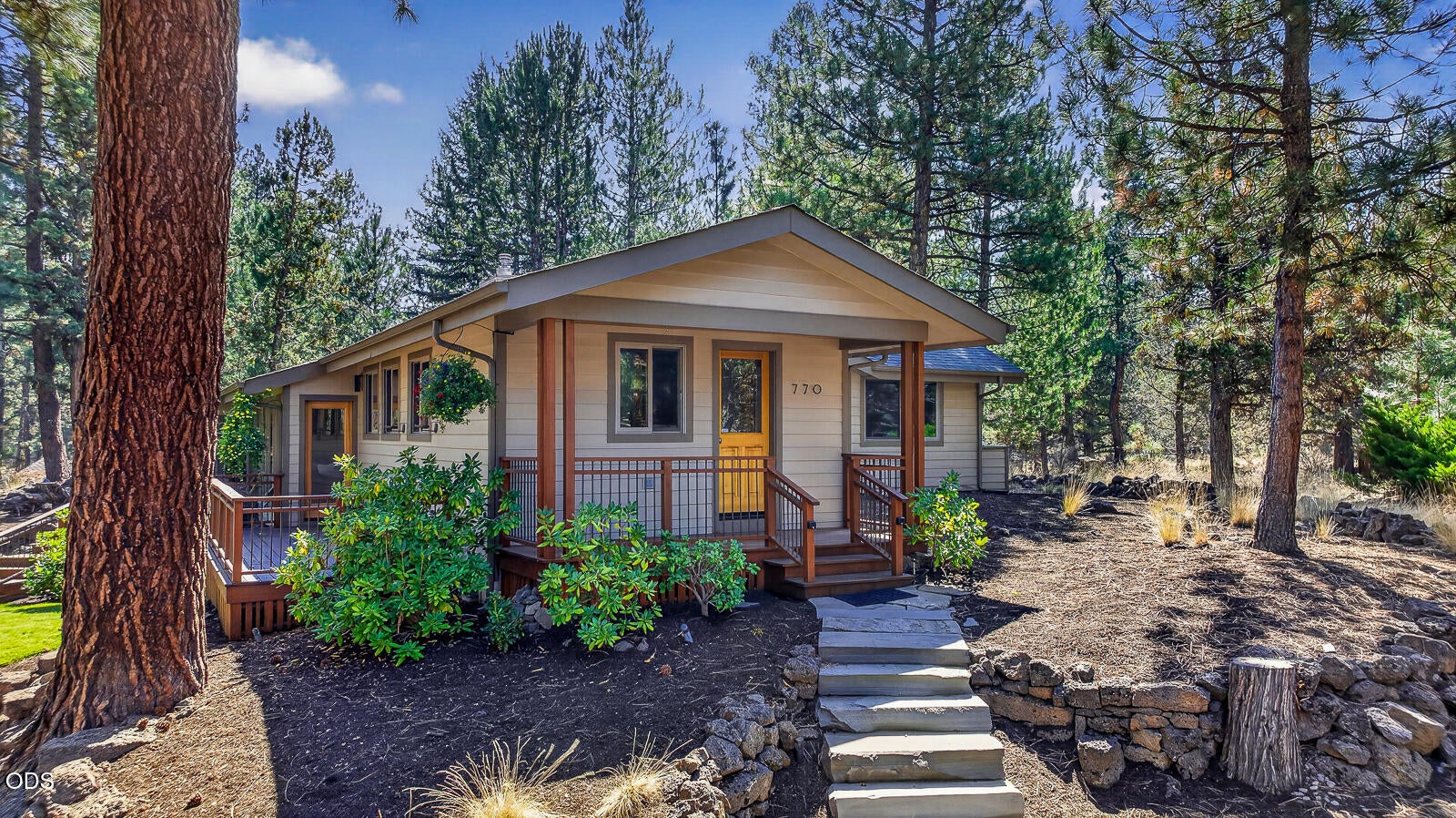 770 Northwest Broken Arrow Road Bend, OR 97703 - Photo 7 of 51 Gallery Image 7
