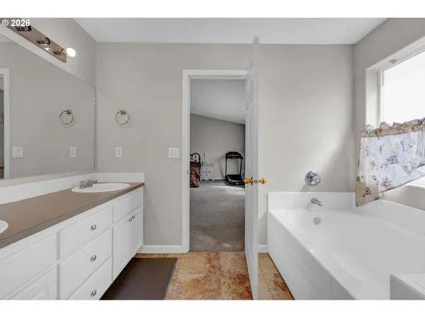 $569,000 | 3886 Aerial Way, Eugene, OR 97402