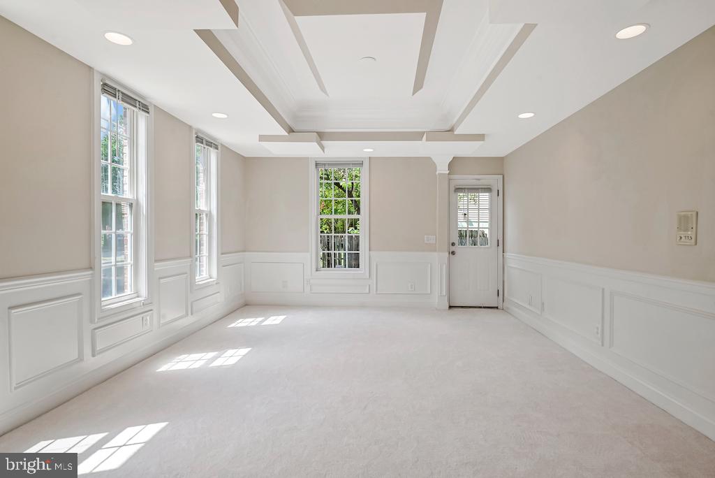 6614 Quander Road Alexandria, VA 22307 - Photo 8 of 67
