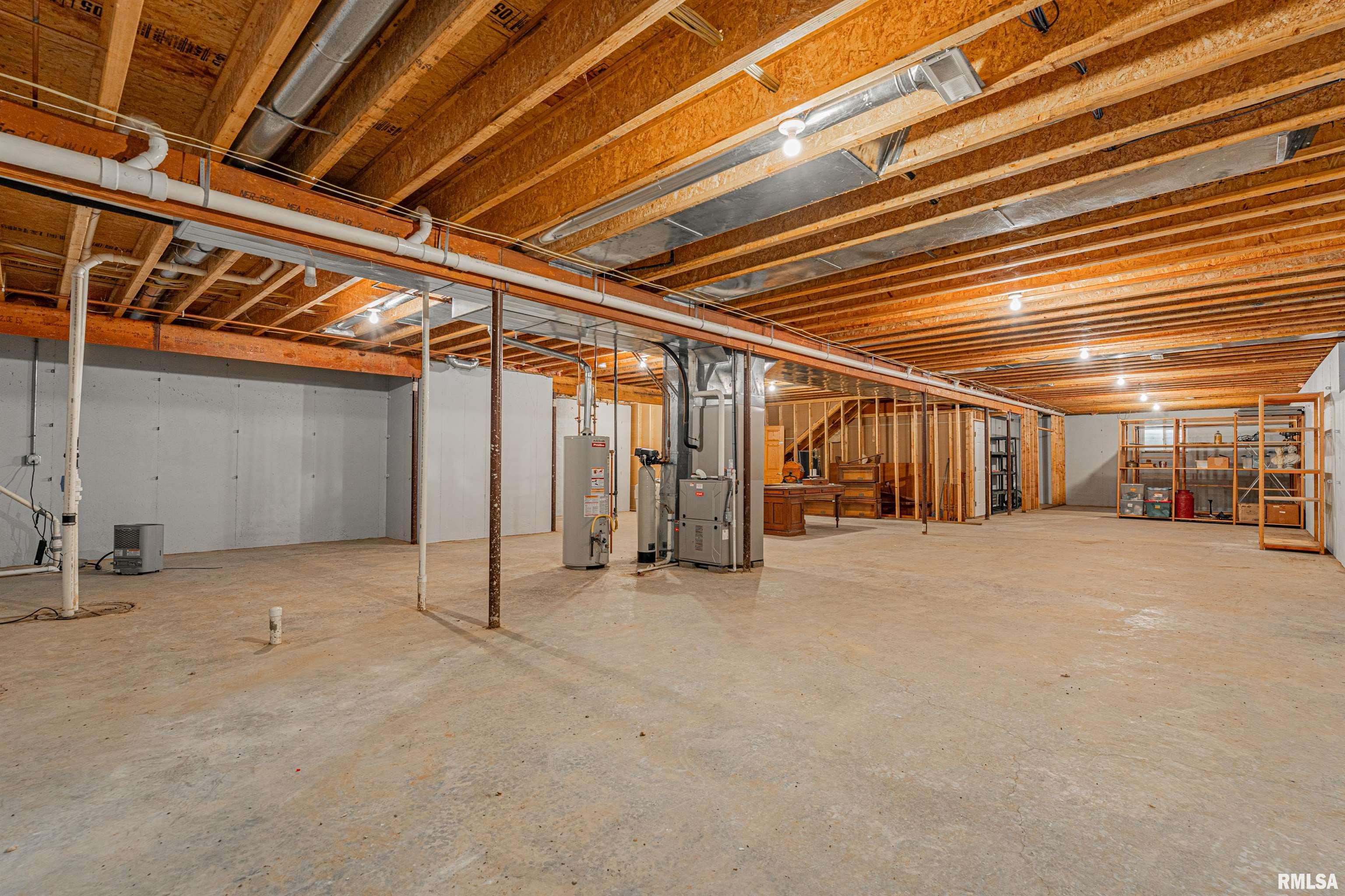 2 Edwards Trace Elkhart, IL 62634 - Photo 30 of 36