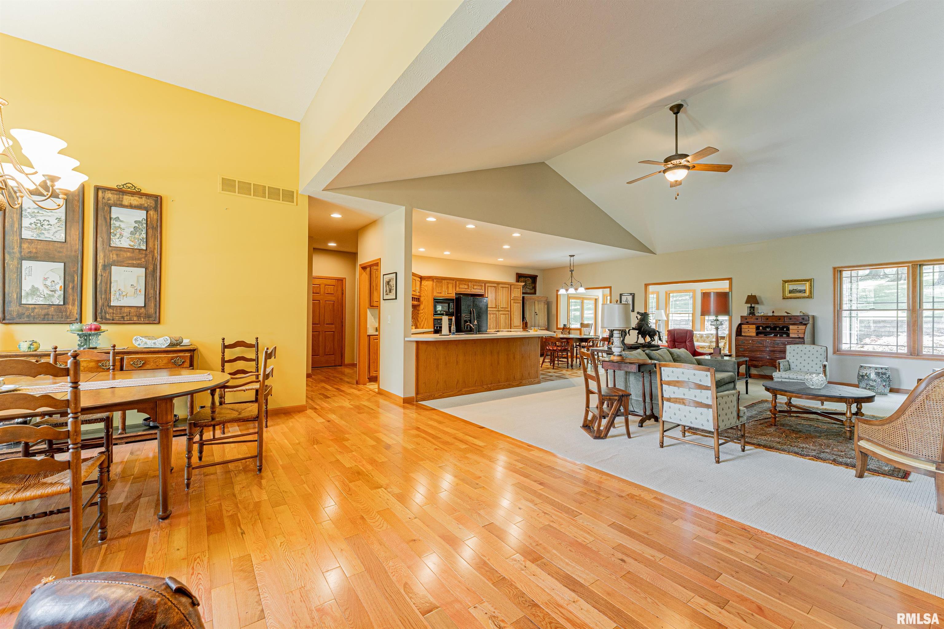 2 Edwards Trace Elkhart, IL 62634 - Photo 3 of 36
