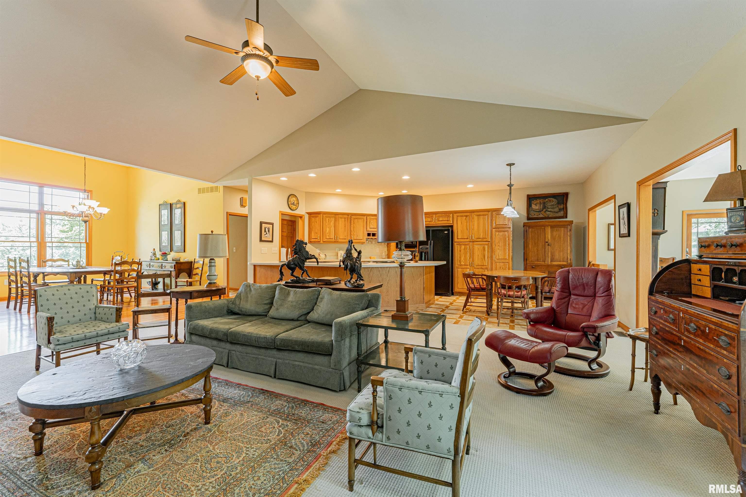 2 Edwards Trace Elkhart, IL 62634 - Photo 7 of 36