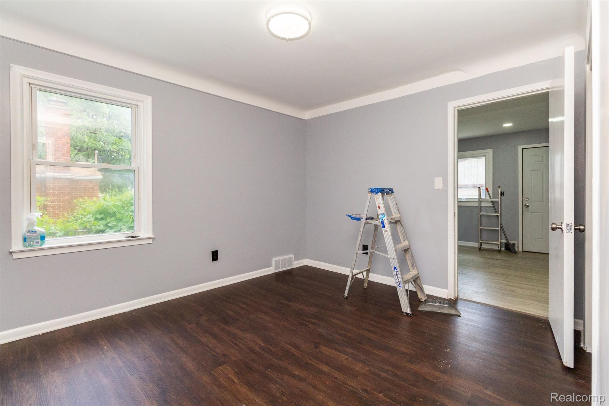 8614 Harding Street Center Line, MI 48015 - Photo 33 of 41
