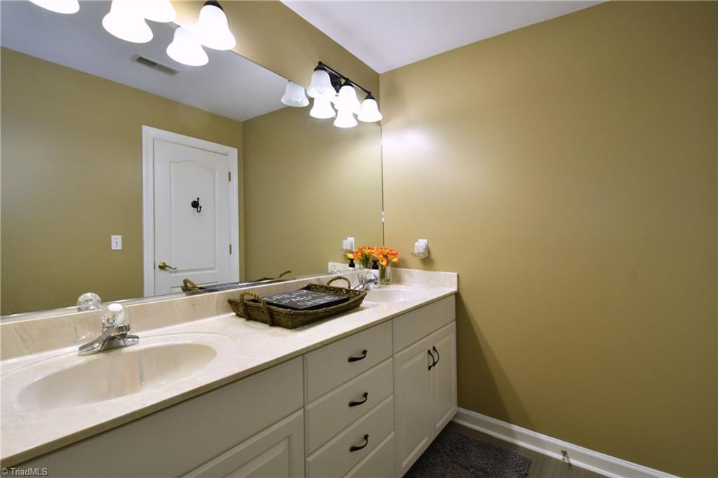 3272 Grandview Club Road Pfafftown, NC 27040 - Photo 19 of 30 Gallery Image 19