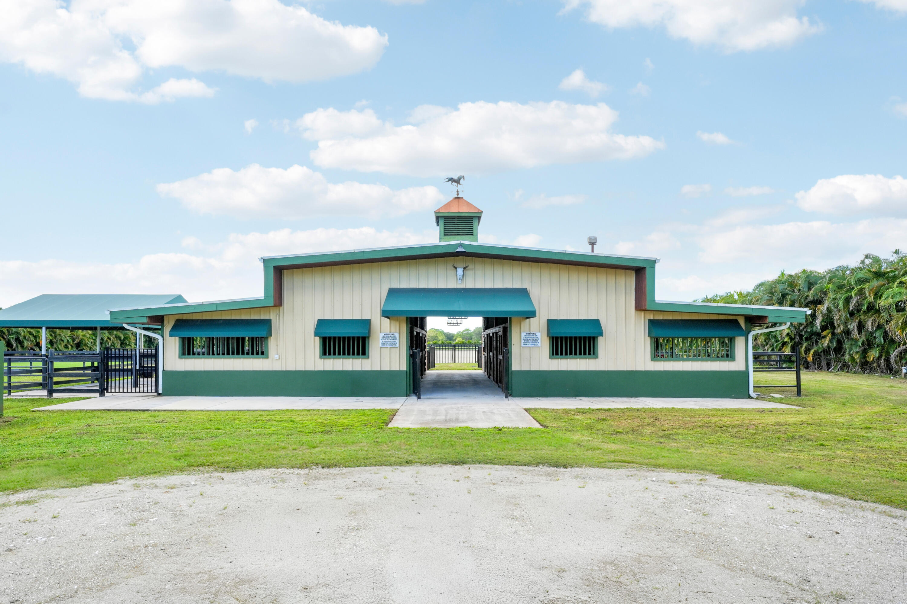 401 Campbell Road Fort Pierce, FL 34945 - Photo 28 of 40 Barn