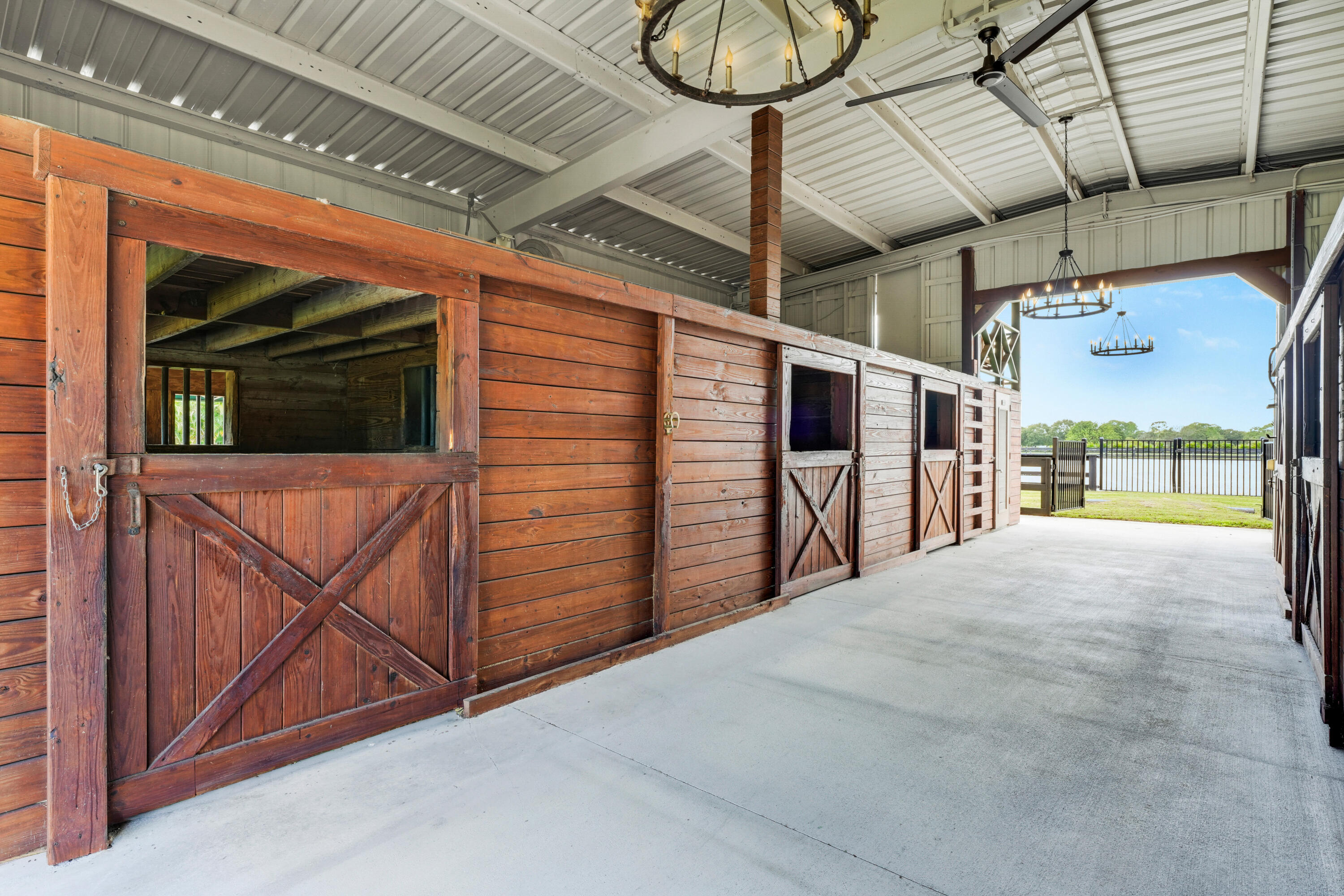 401 Campbell Road Fort Pierce, FL 34945 - Photo 29 of 40 Stalls